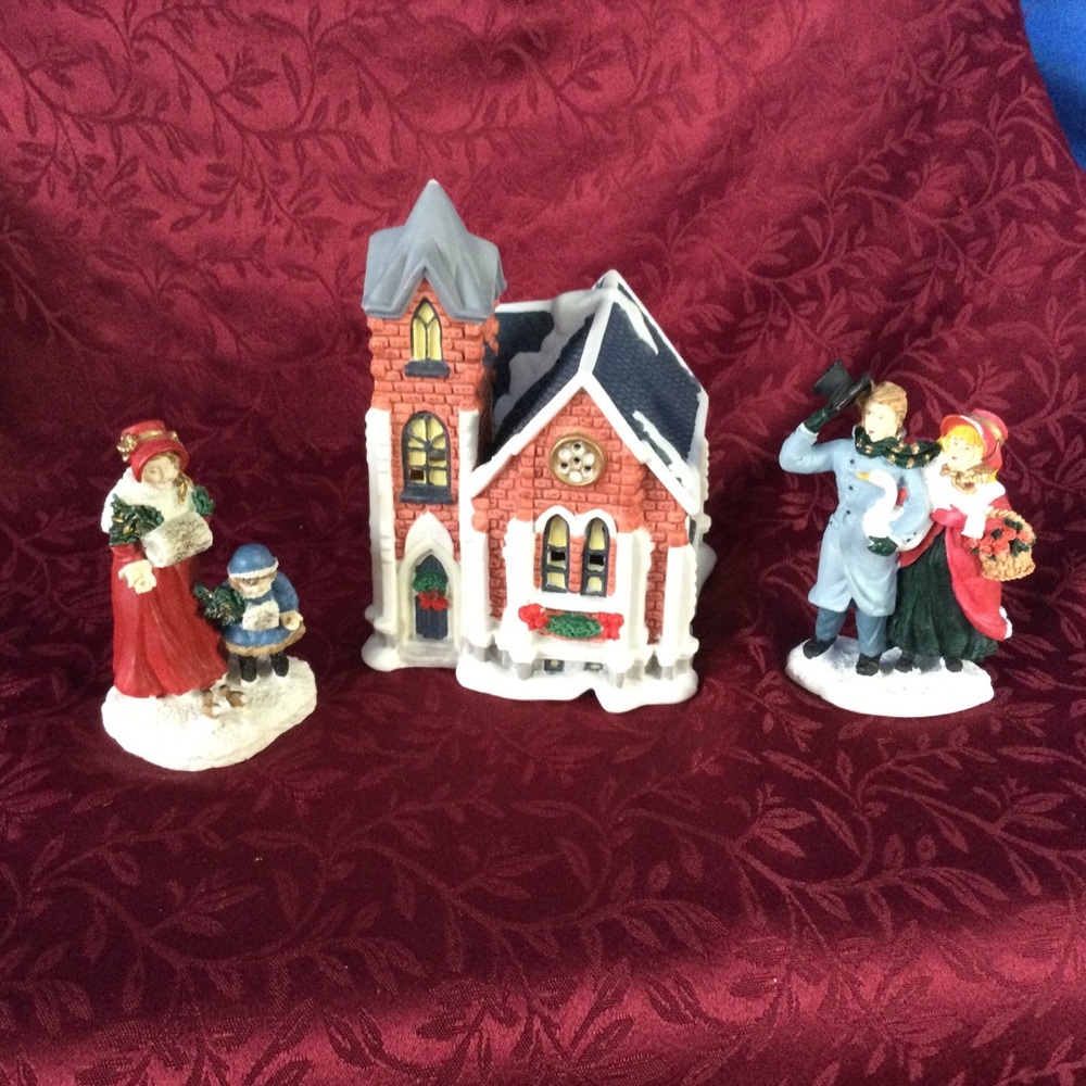 Mervyn's Vintage 1990s Charming Holiday Village Set with Figures Church